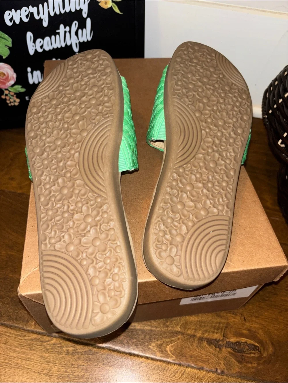 Cliffs FLAWLESS Green Raffia Sz 9 Braided Slide Sandals NIB